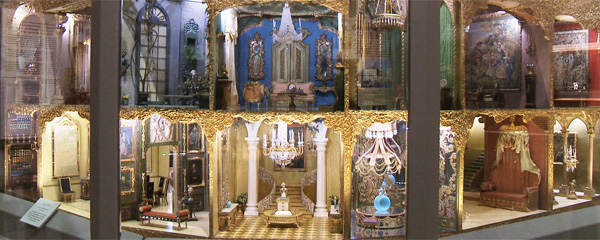 Miniature showcase