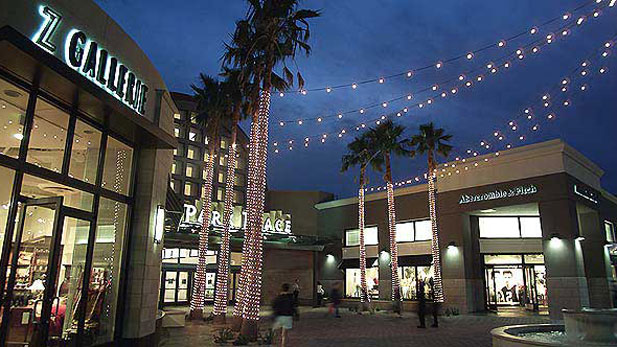 Park Place Mall at night.