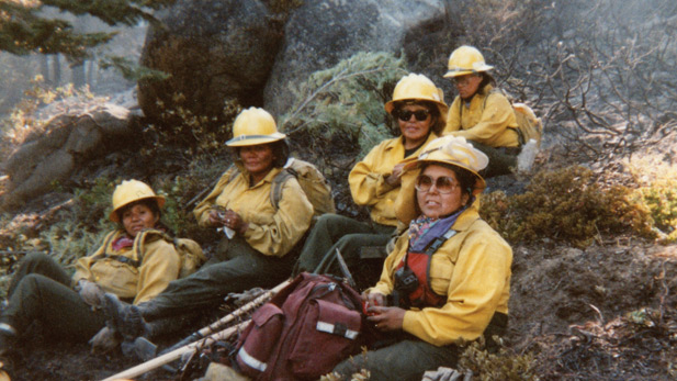 apache_8_firefighters617x347