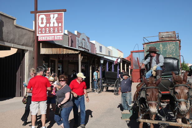 OK_stagecoach-tourists_fullframe OK_stagecoach-tourists_fullframe