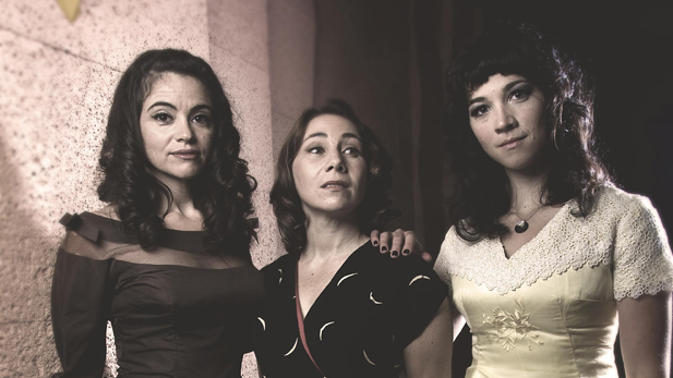 The Silver Thread Trio (l to r): Gabrielle Pietrangelo, Caroline Isaacs, and Laura Kepner-Adney