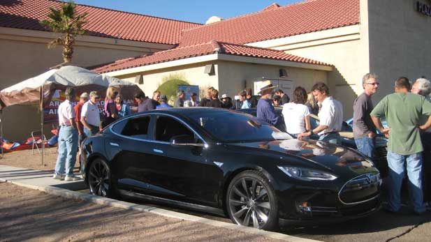 AZPM_TeslaS_3_W.jpg‎ spotlight