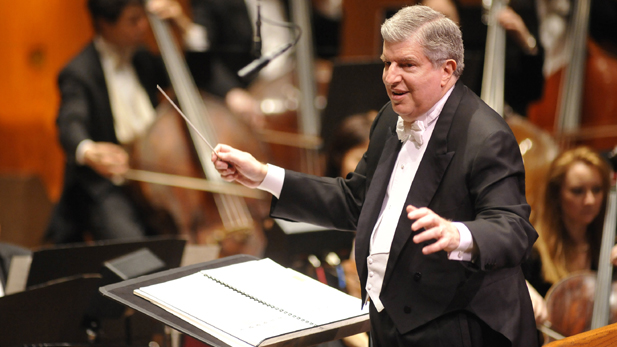 Marvin Hamlisch_conducting_spot