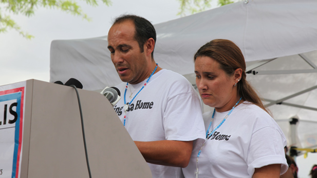 Sergio and Rebecca Celis, Isabel's parents, days after the then 6-year-old girl that went missing.