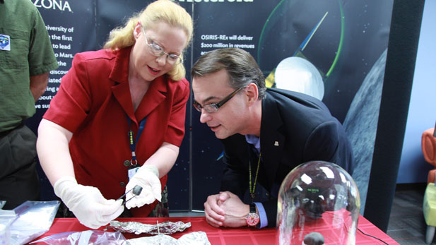 Lauretta and Hill examine meteorite Lauretta and Hill examine meteorite