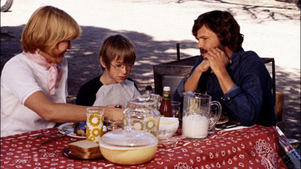 Ellen Burstyn, Alfred Lutter, and Kris Kristofferson in a scene from "Alice Doesn't Live Here Anymore"