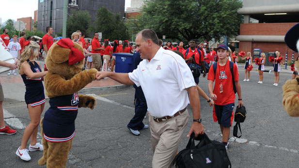 UA_Tailgate_RichRod2_617x347