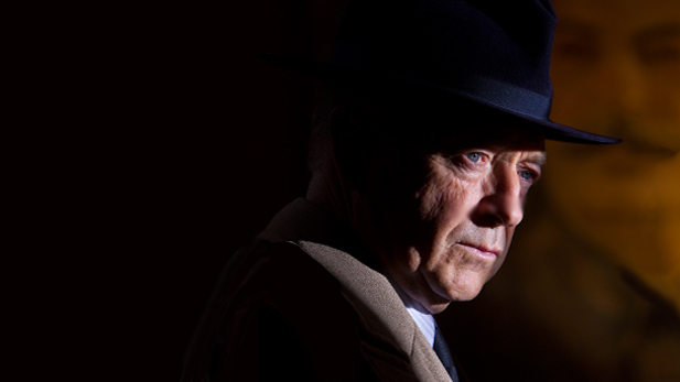 Michael Kitchen as DCS Christopher Foyle.