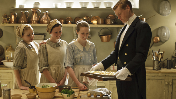 downton_seas4_eps4_alfred_spot