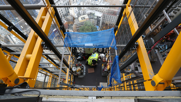 skyscrapers_leadenhall_constr_spot