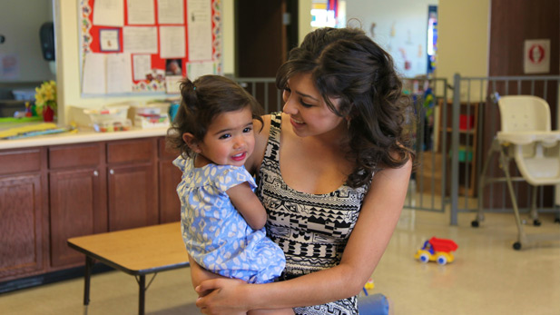 Vivianna Pardini, 18, and her daughter Yasleen.