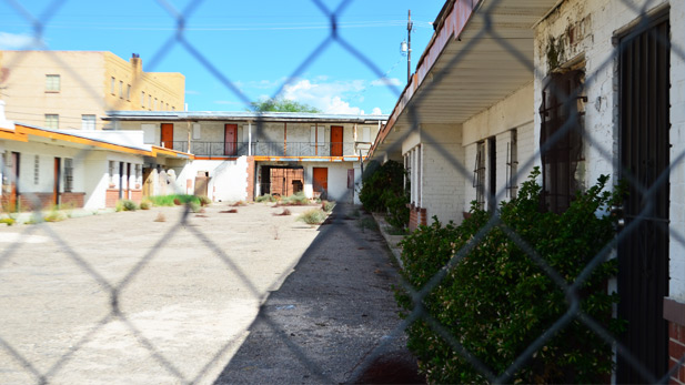 Courtyard of Downtown Motor Hotel SPOT