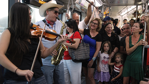 Streetcar concert wide Spot