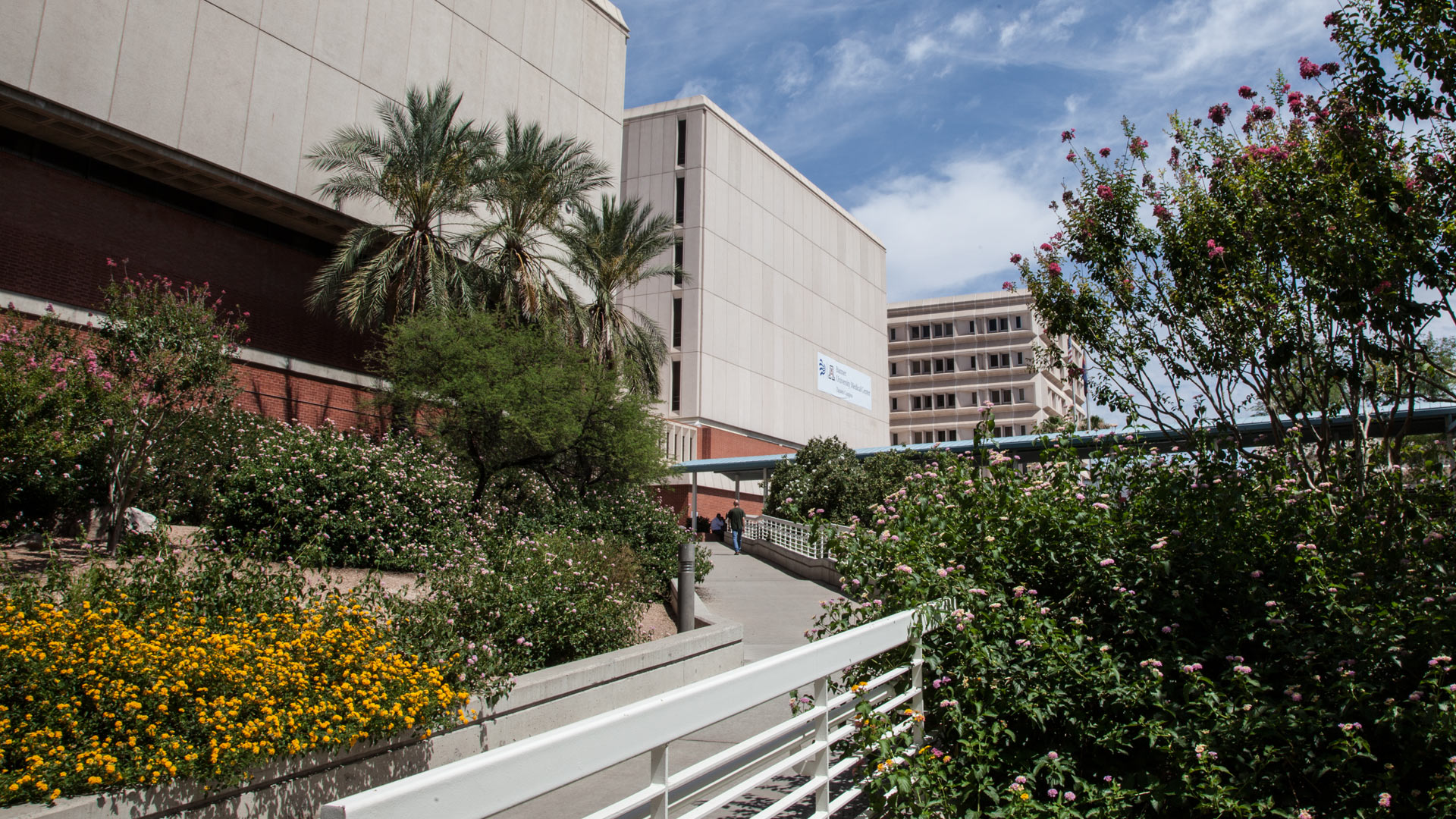 The exterior of Banner University Medical Center.