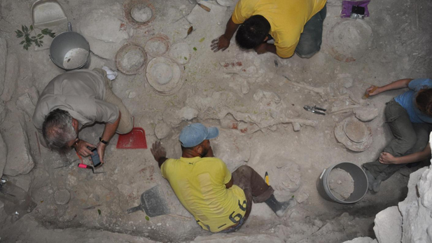 NAU Mayan tomb dig in Belize