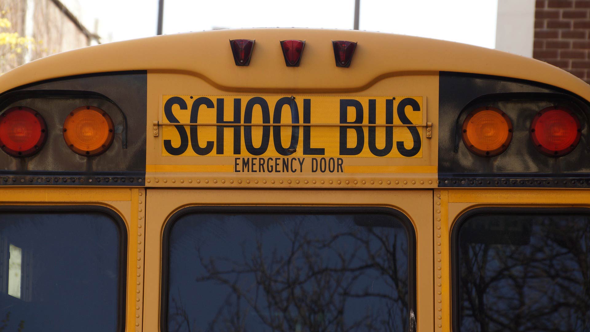 Arizona lawmakers consider changing regulations for school buses