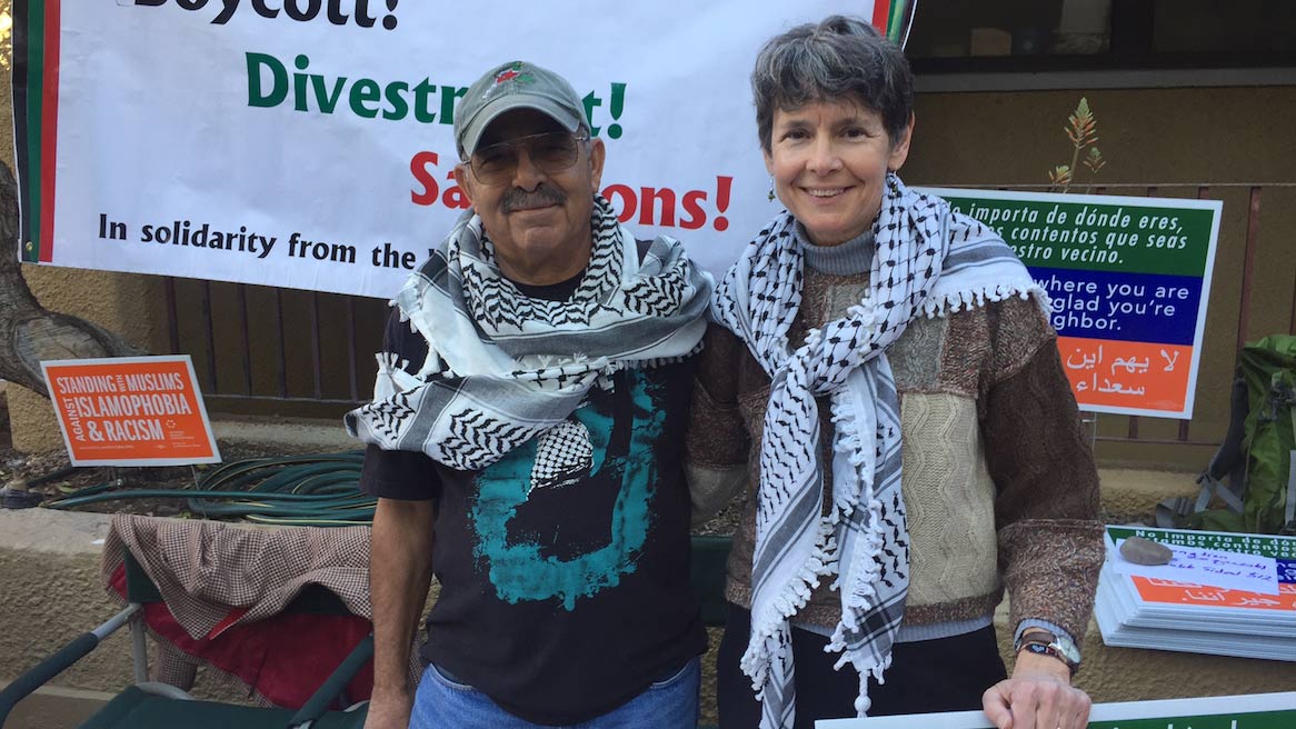 Mohyeddin Abdulaziz and Sarah Roberts of the Arizona Palestine Solidarity Alliance at the nonprofit volunteer fair in Tucson Feb. 20, 2017.