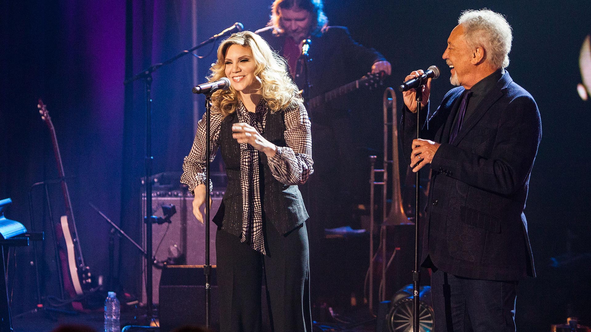 Special guest Alison Krauss joins Tom Jones in this SOUNDSTAGE special.