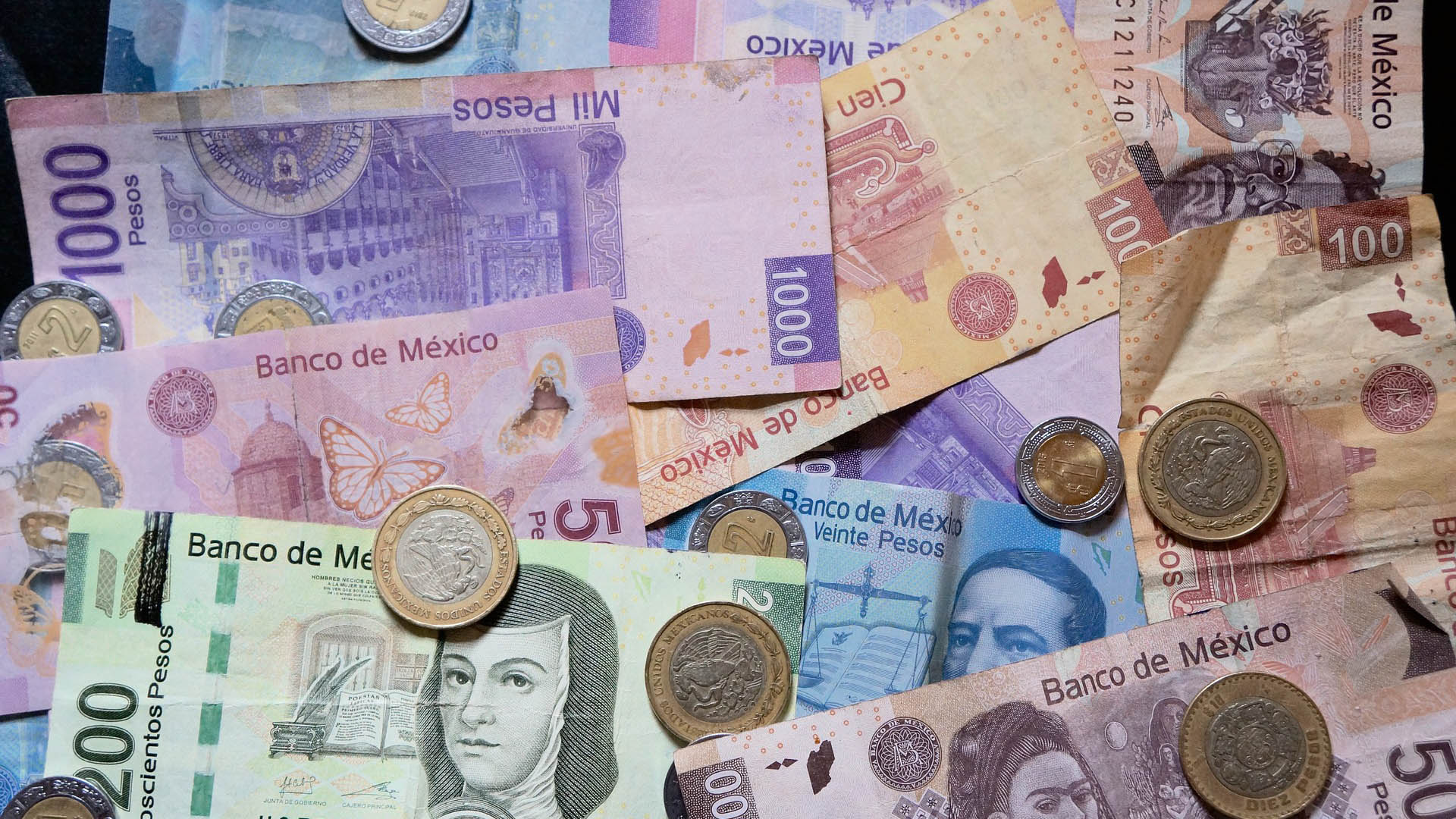 Mexican pesos in various denominations.