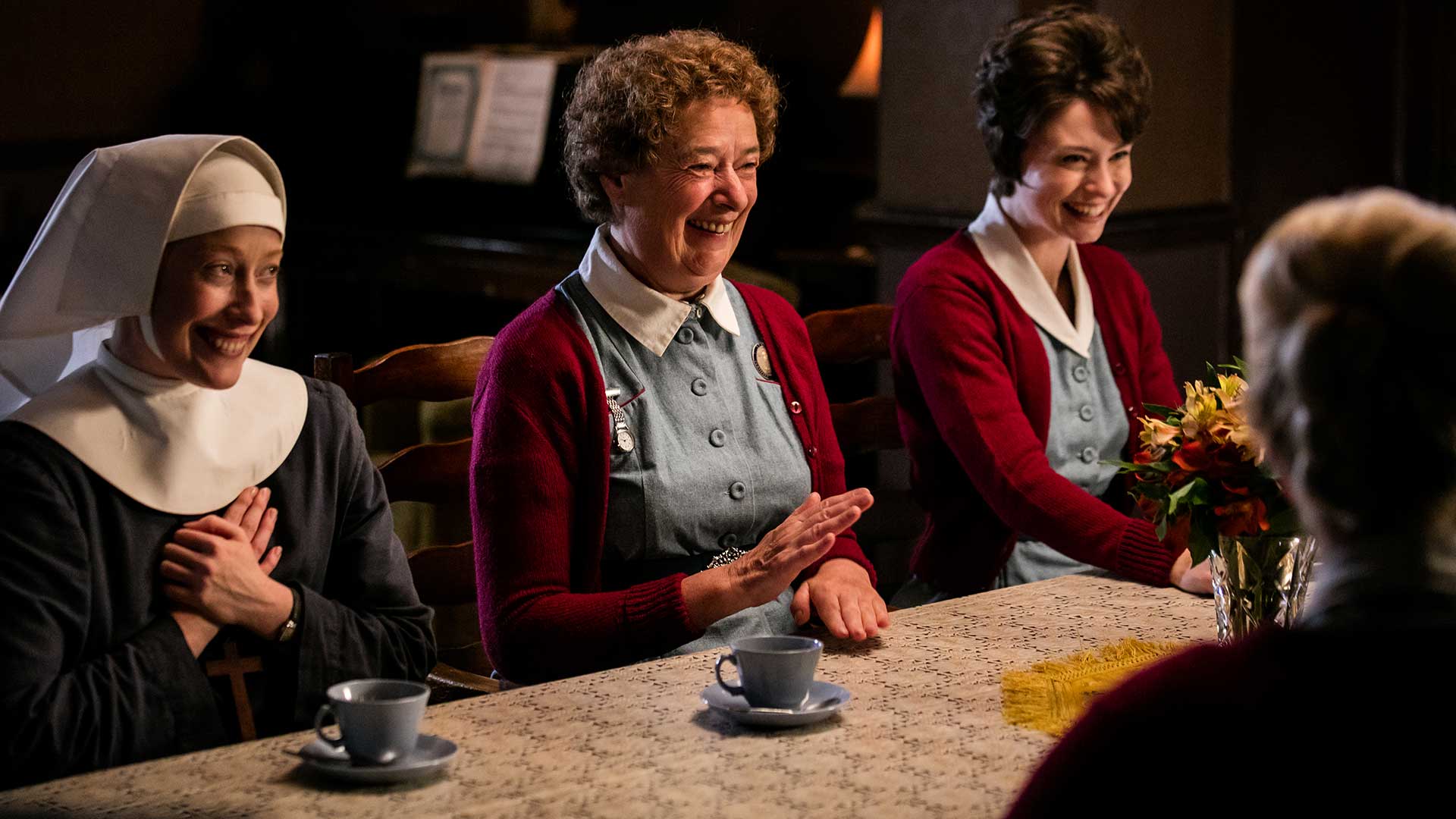 call_midwife6_seas-finale_table_hero