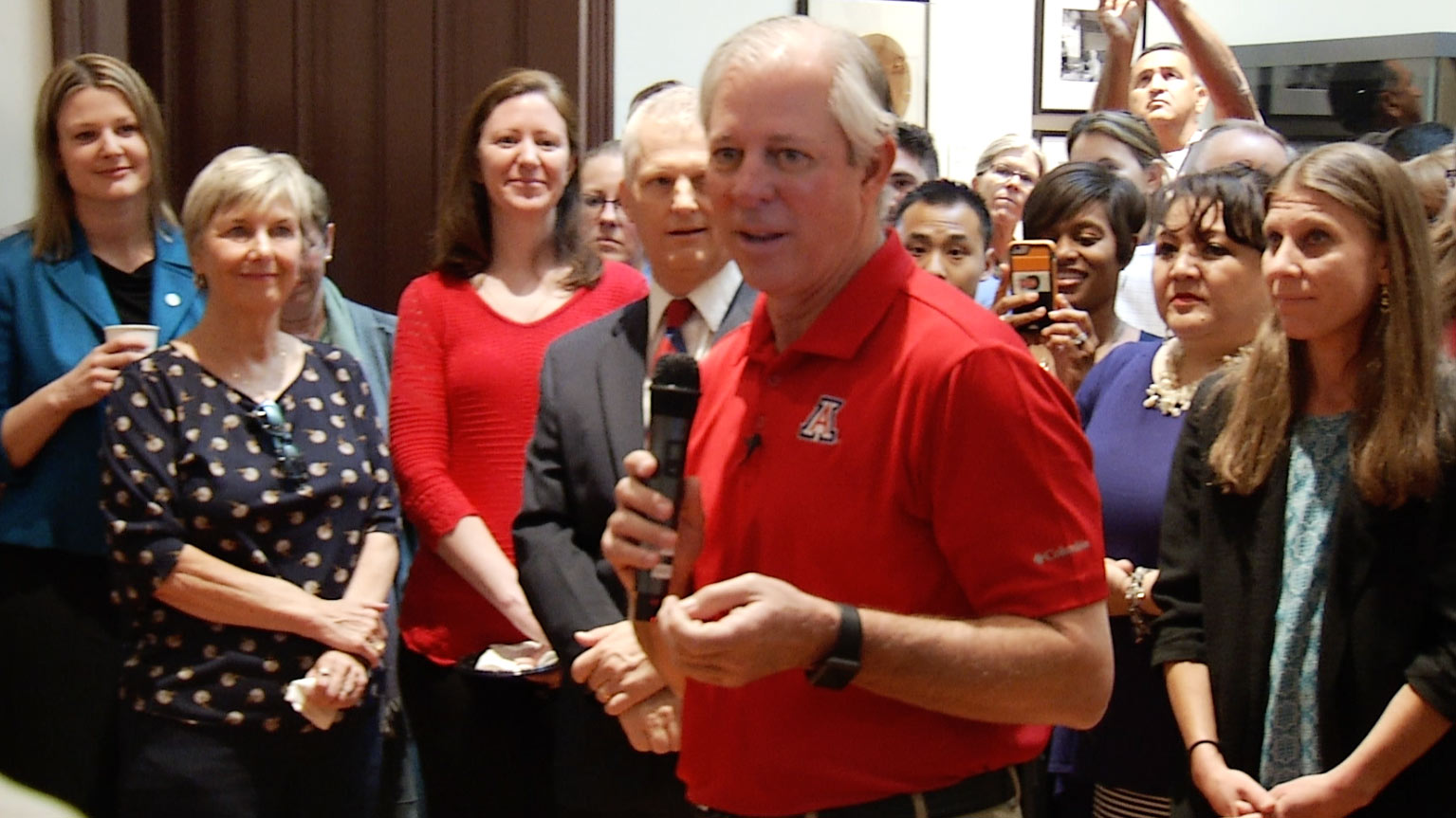 UA President Robert C. Robbins greets faculty and staff June 1, 2017.