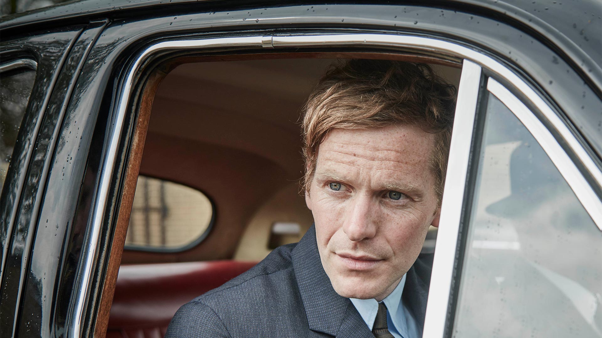 Shaun Evans as Endeavour Morse.