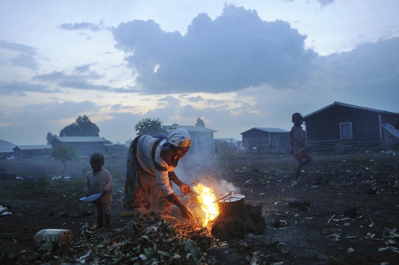 Image result for lynsey addario photo woman campfire