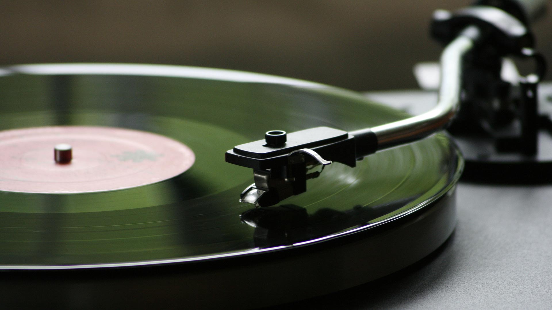 6plus_record_needle_hero
