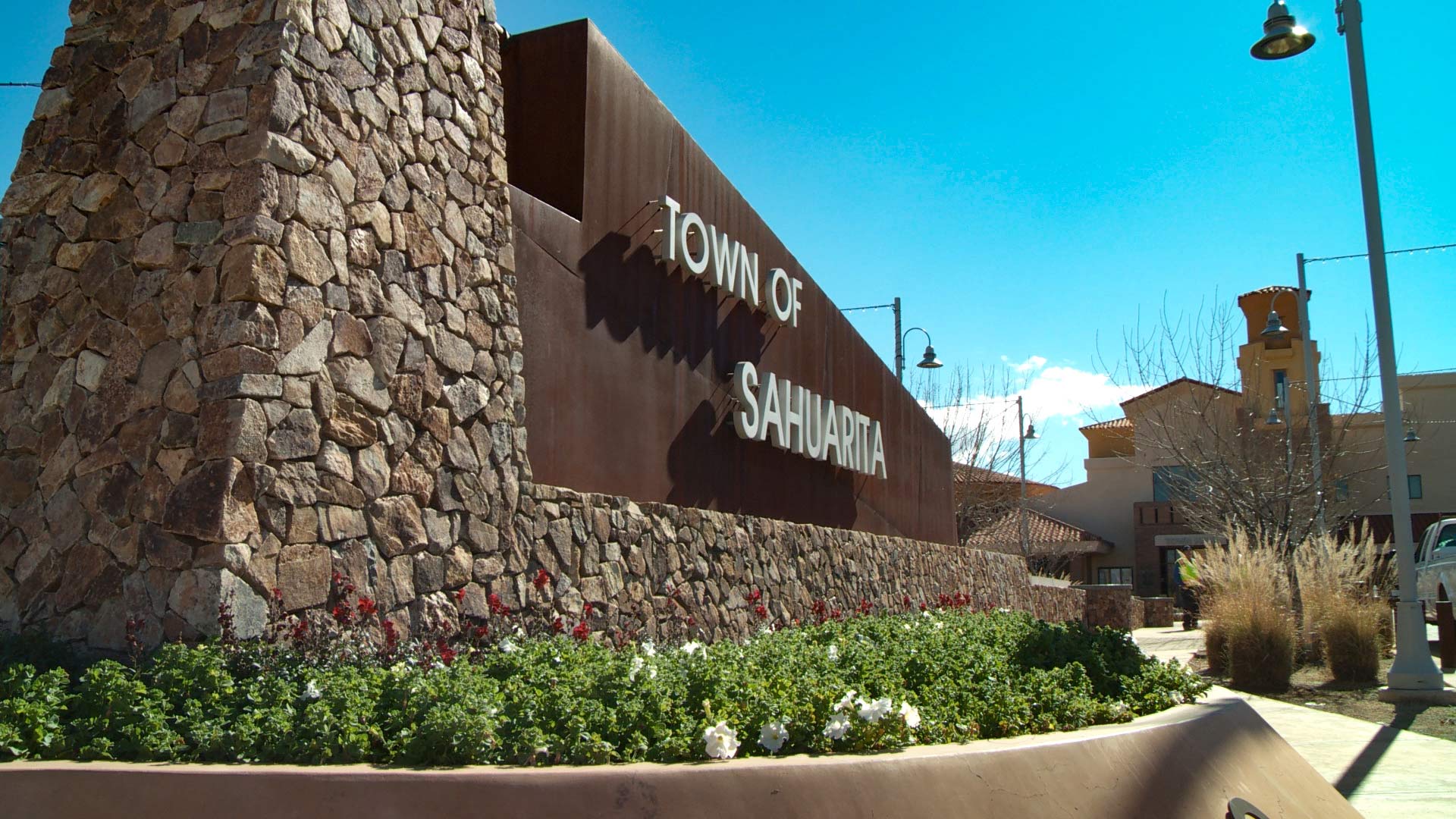 Sign of the town of Sahuarita.