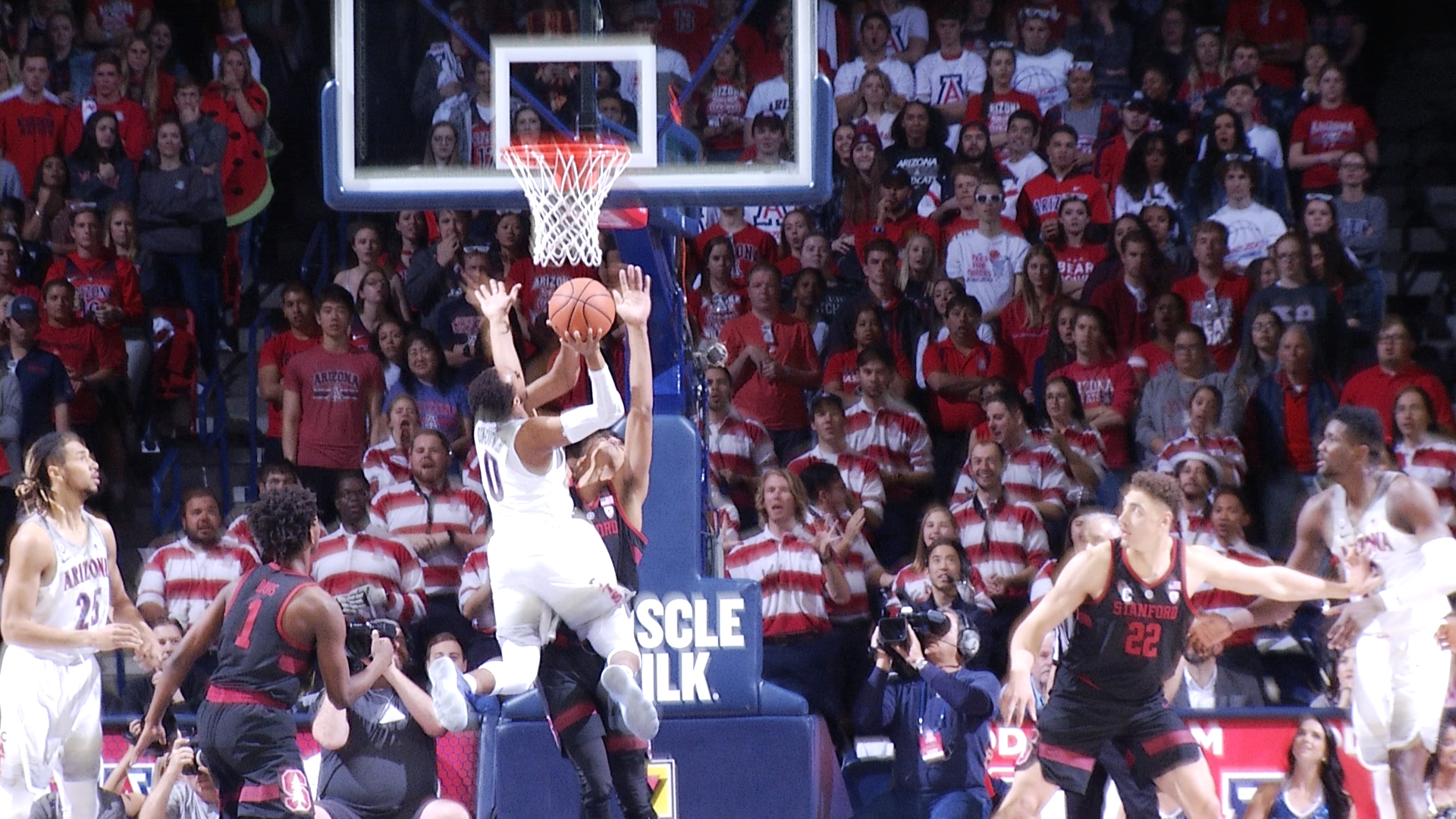 UA basketball player Parker Jackson-Cartwright scores during a game against Stanford, January 2017.