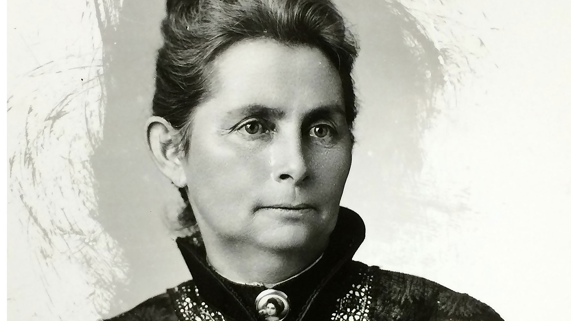 Sara Plummer Lemmon, age 44, a few months before she climbed to the summit of the Santa Catalina Mountains. / Photo by Wynne Brown. Original at the University and Jepson Herbaria Archives, University of California, Berkeley.