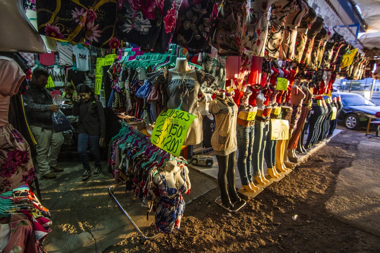 Arizona Public Pickups - Sonoran flea markets give new life to used Arizona goods - AZPM