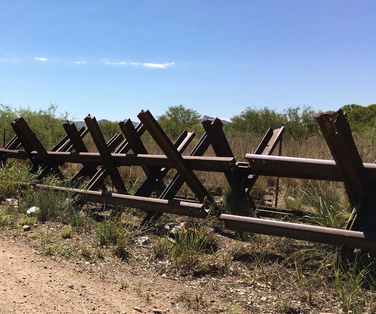 04vehicle barrier