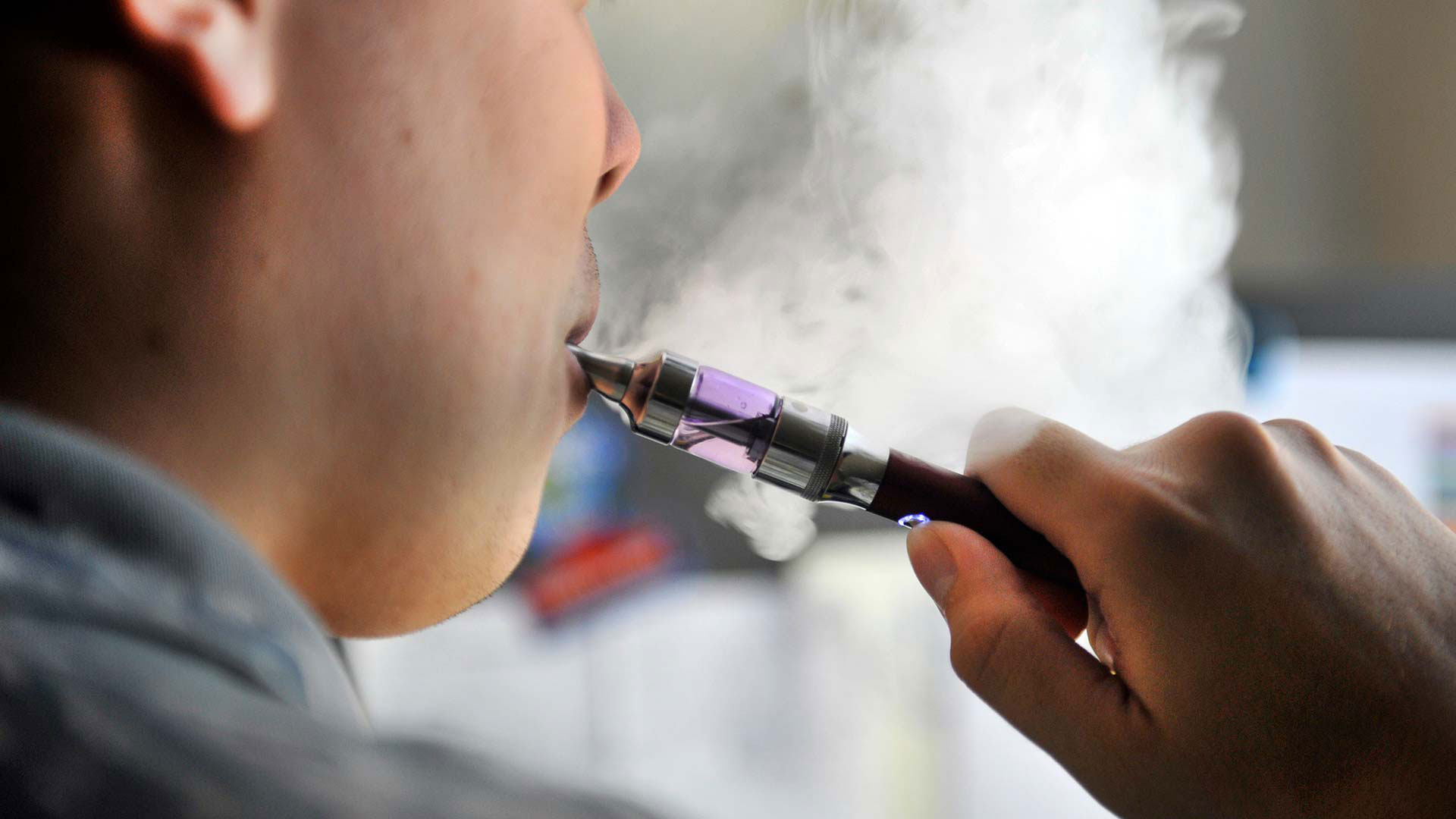 The Arizona Poison and Drug Information Center says people should stop using e-cigarettes while an investigation into respiratory illnesses continues.