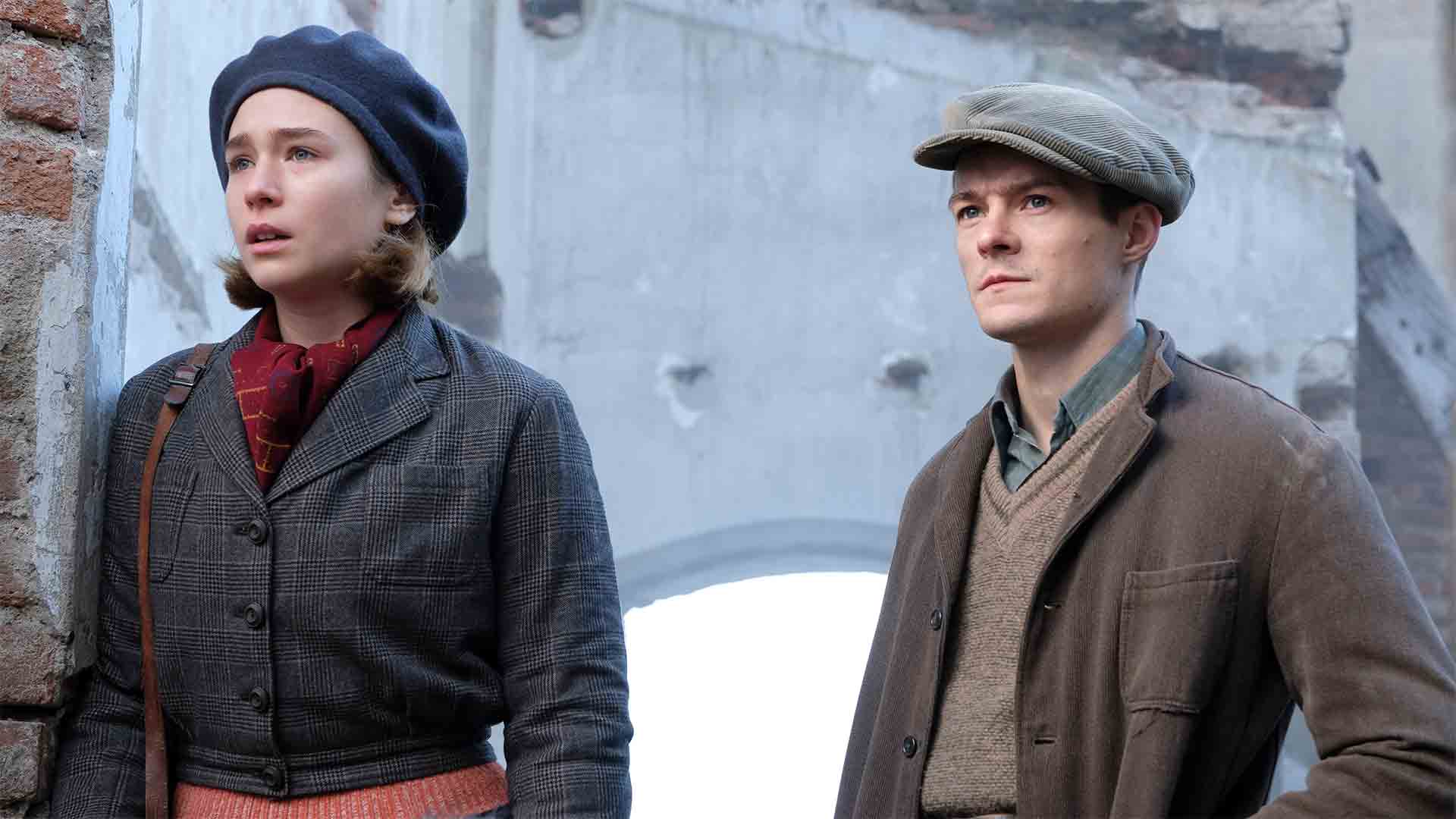 Shown from left to right: Zofia Wichlacz (as Kasia Tomaszeski) and Tomasz Zietek (Tomasz)