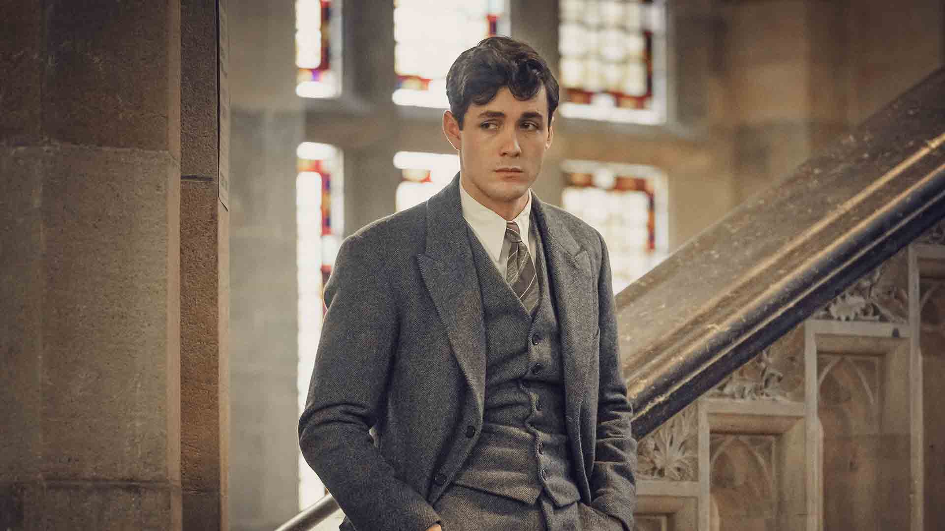Jonah Hauer-King (as Harry Chase)