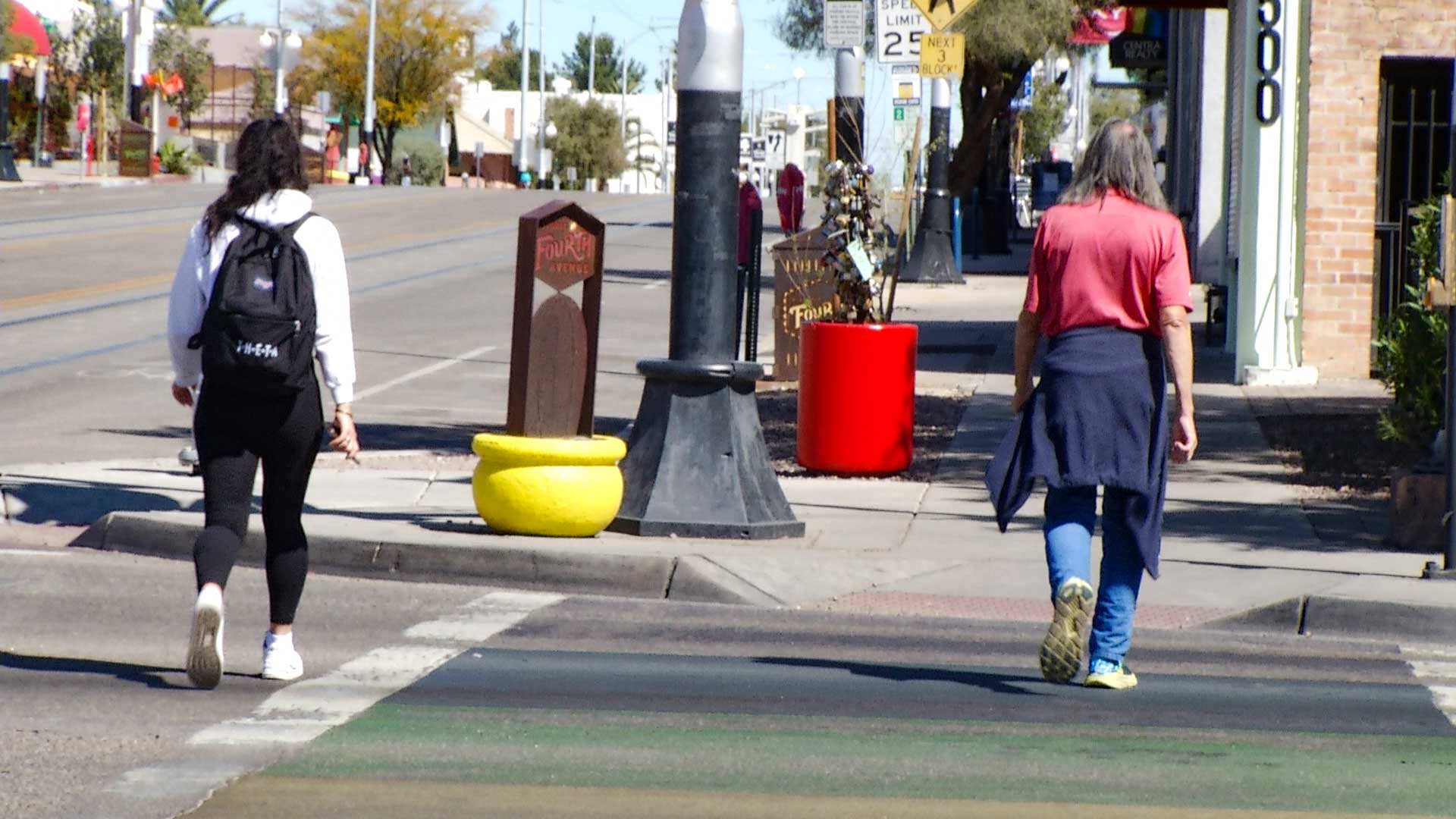 crossing 6th fourth ave