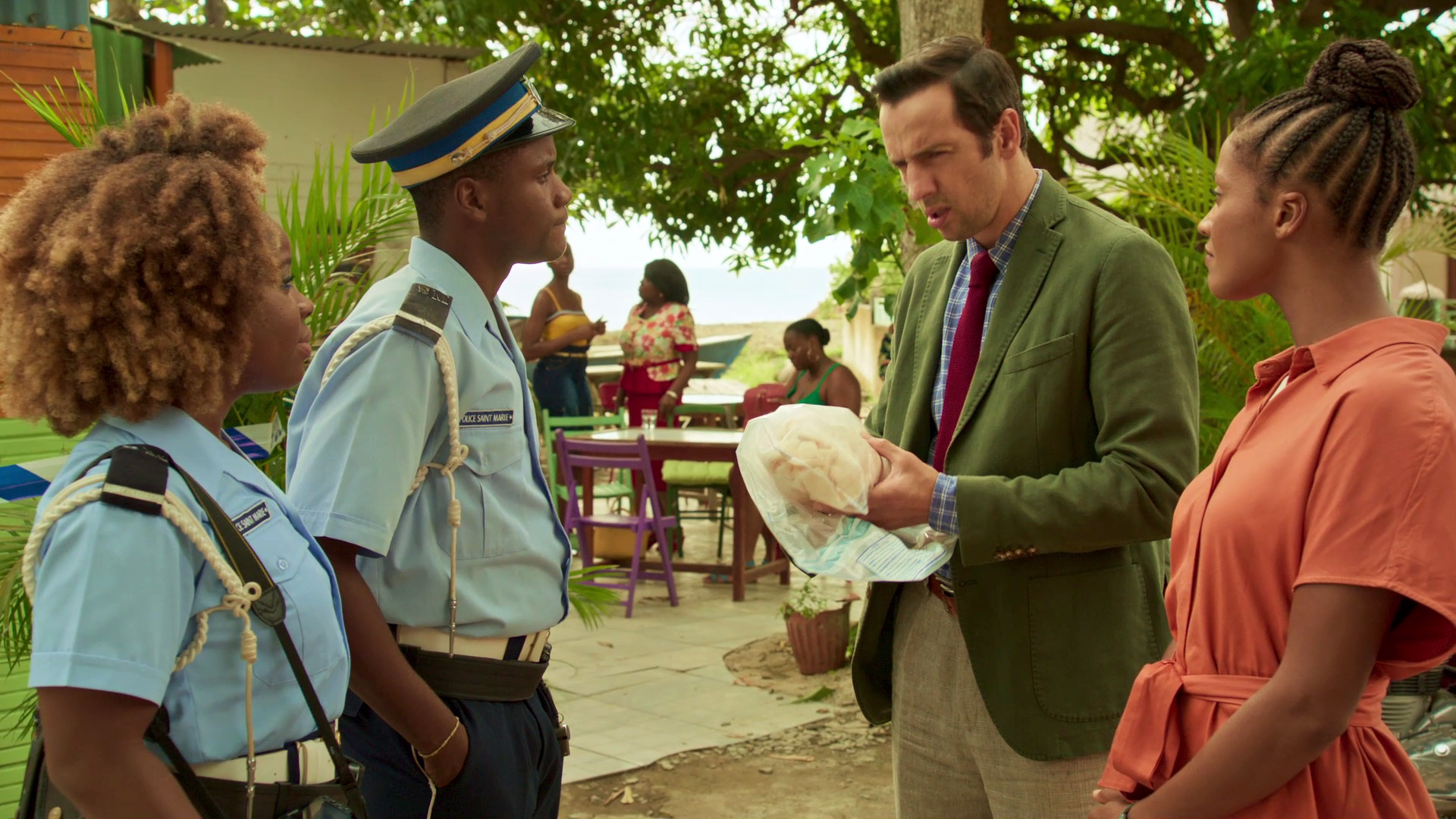Death in Paradise S9: Death in a Salon