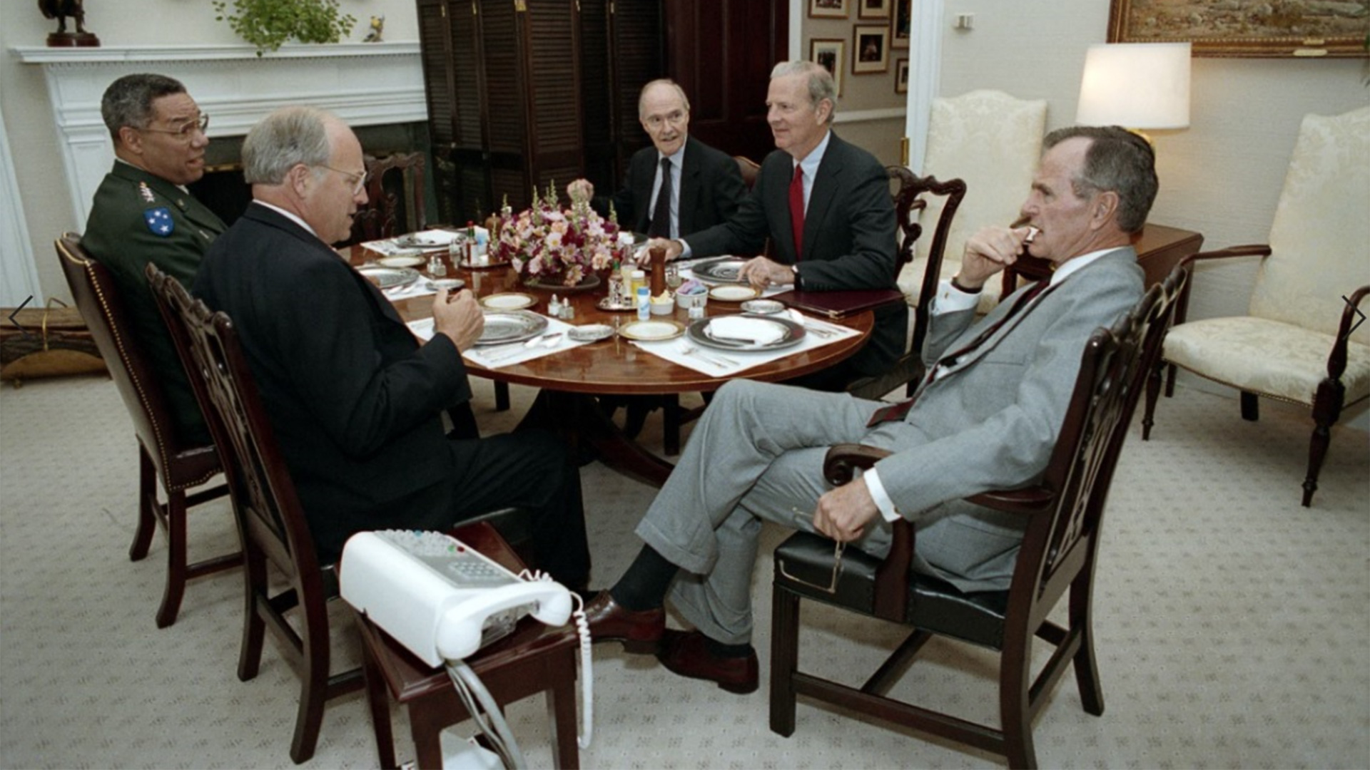 (From left) Colin Powell, Richard Cheney, Brent Scowcroft, and James Baker meet with President Bush, June 26, 1992

