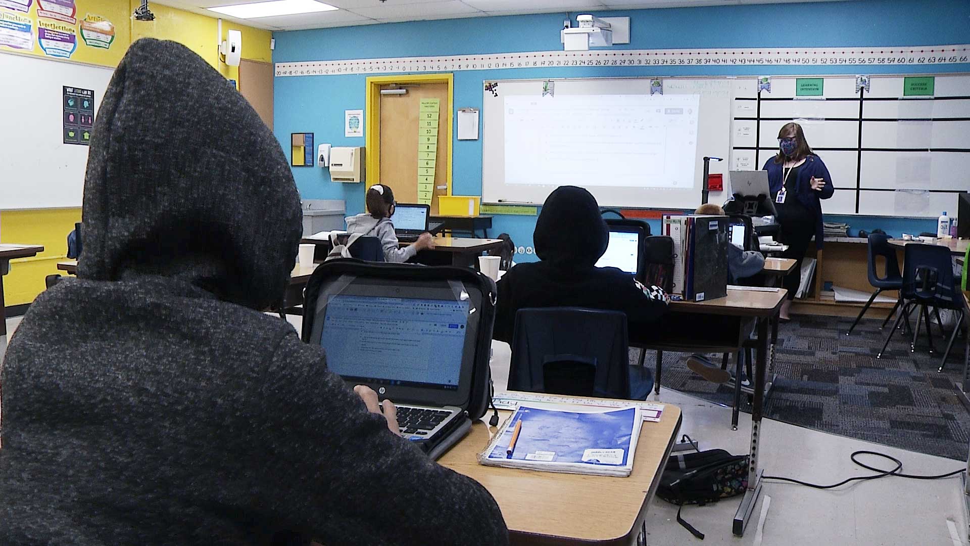 Students attend class at Los Amigos Elementary in the Sunnyside Unified School District. March 2021. 