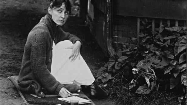 Georgia O'Keeffe: A Woman on Paper