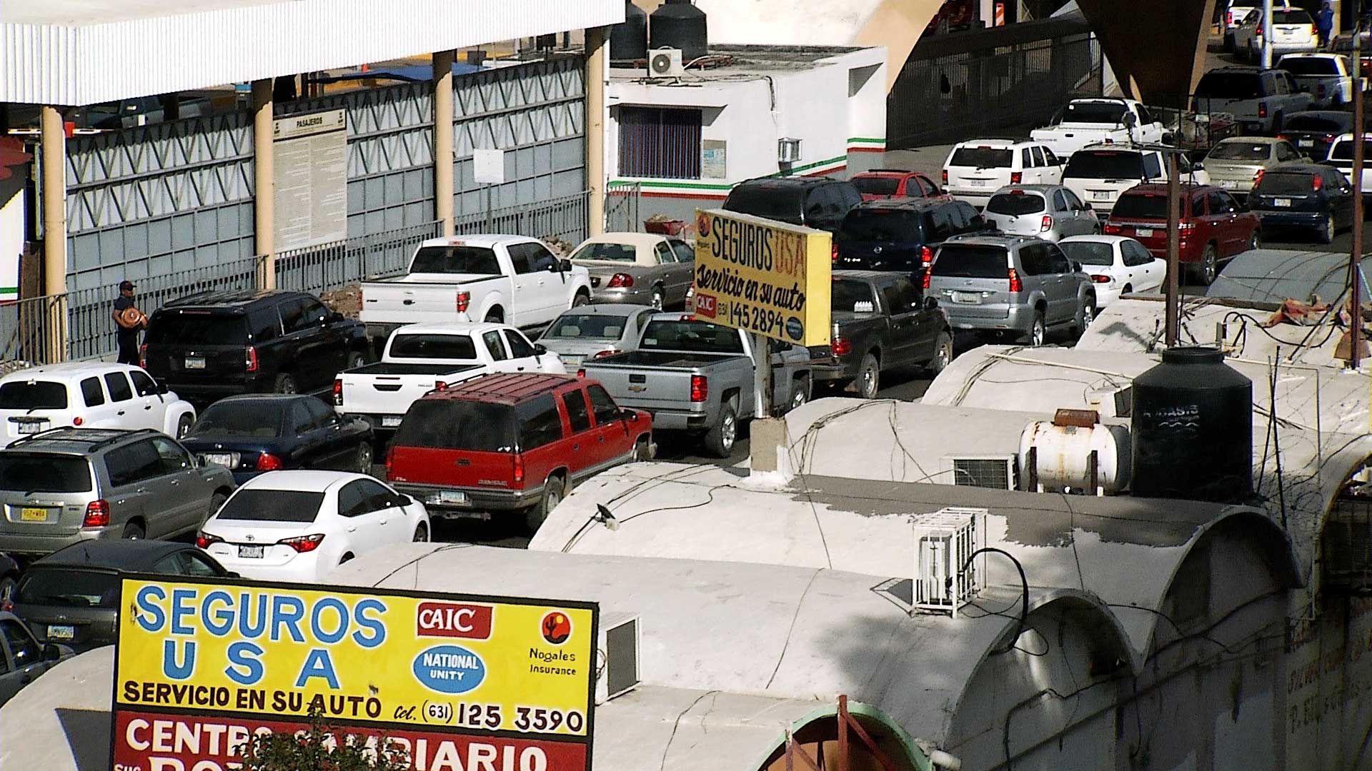 Drivers and passengers in Nogales, Sonora wait to enter Arizona's Deconcini Port of Entry. 2018. 