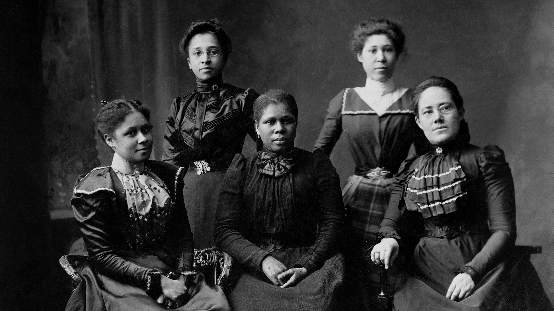 CLUB MOVEMENT - 5 female Negro officers of Women's League, Newport, Rhode Island.