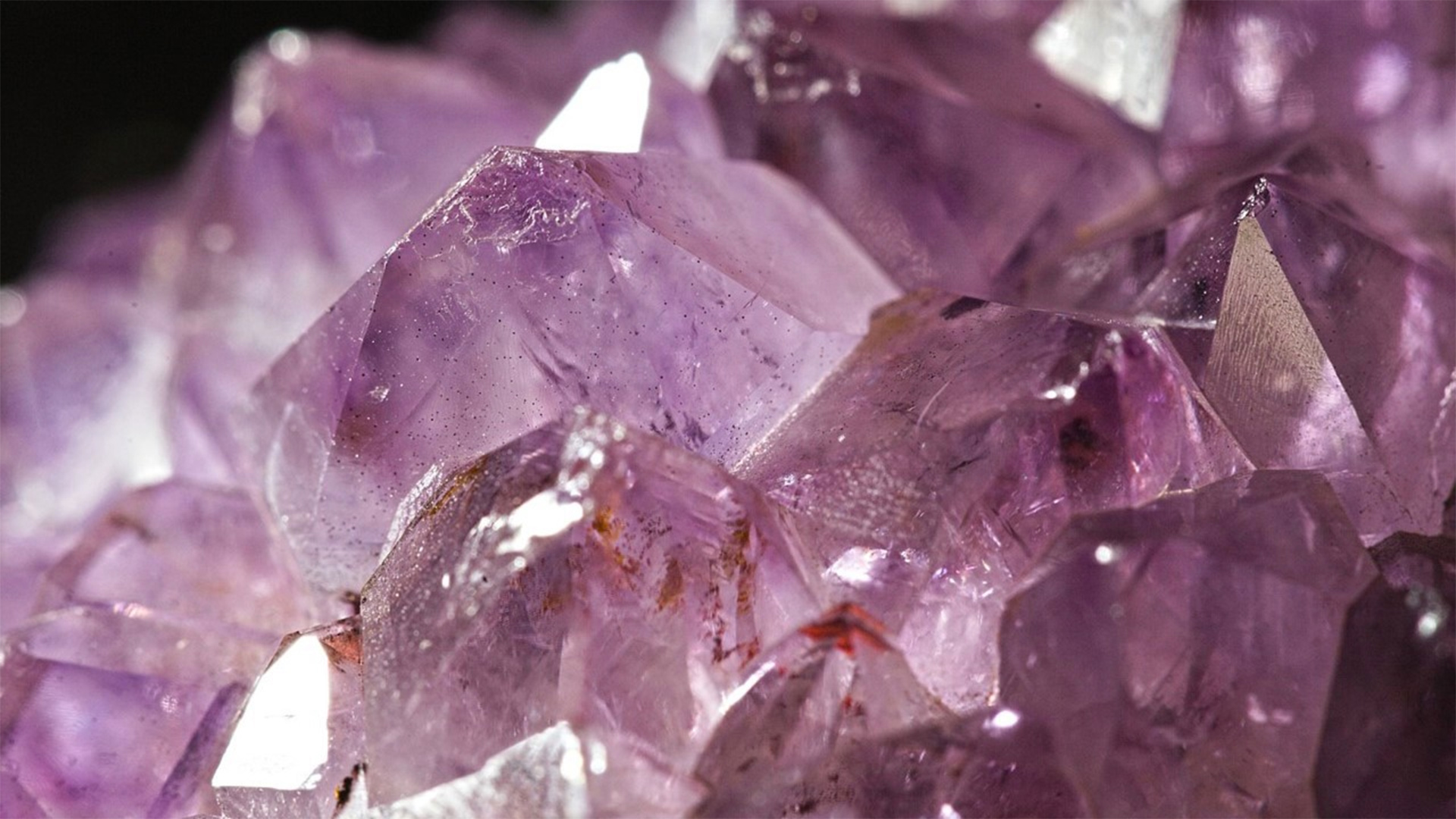 Closeup of a mineral on display.