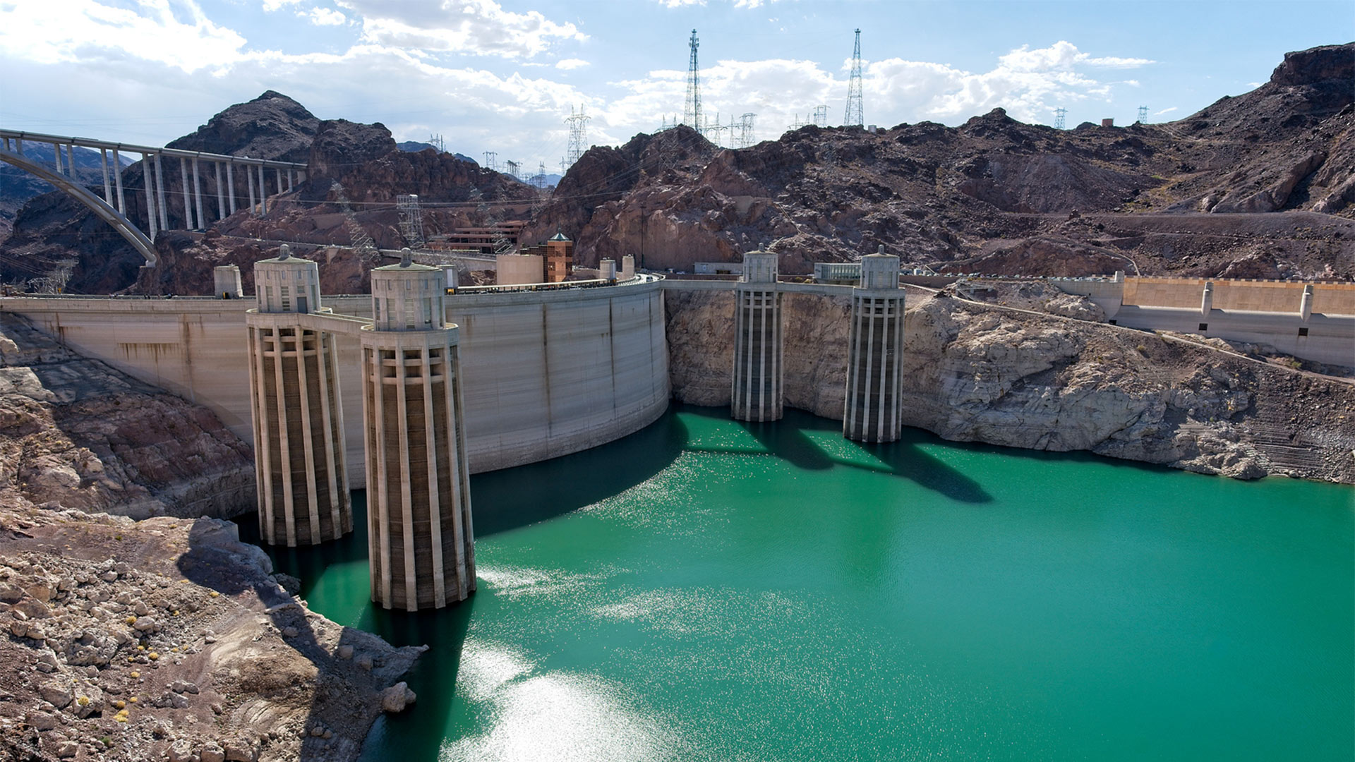 Lake Mead: Drought-stricken reservoir near Vegas hits new lowest