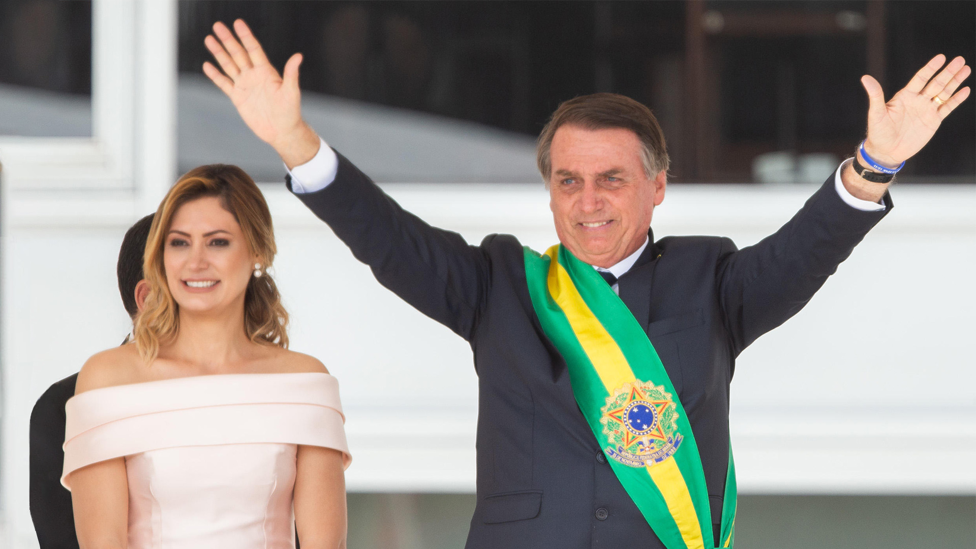 Brasilia, Brazil. 1st January, 2019. President Michel Temer, accompanied by his wife, Marcela Temer, passes the presidential banner to the inaugurated president, Jair Bolsonaro, accompanied by his wife Michelle Bolsonaro in the Planalto Palace
