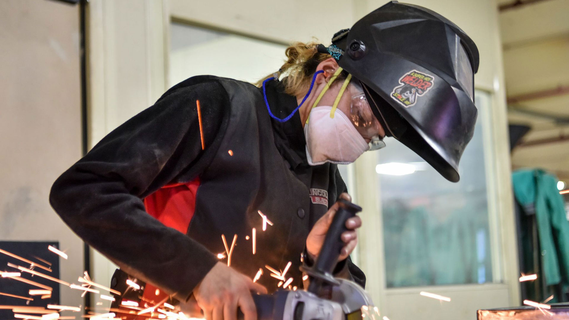 A worker demonstrates her skills at the Chicago Women in Trades facility. Illinois was one of the top 10 states for union representation last year, at 13.9% of workers, more than 2.5 times Arizona’s rate of 5.4%, despite slow gains in the state.