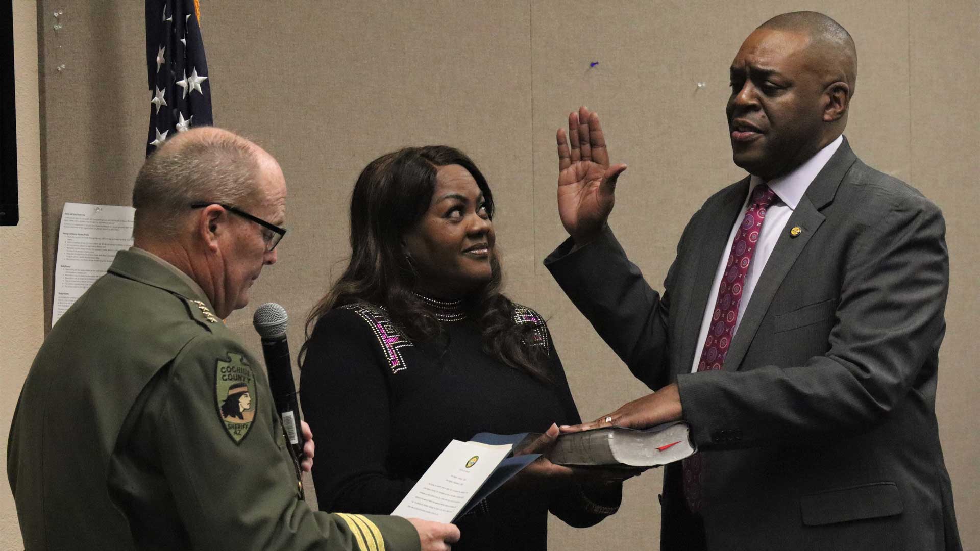 Sierra Vista Mayor Clea McCaa was sworn in by Cochise County Sheriff Mark Dannels. January 2023
