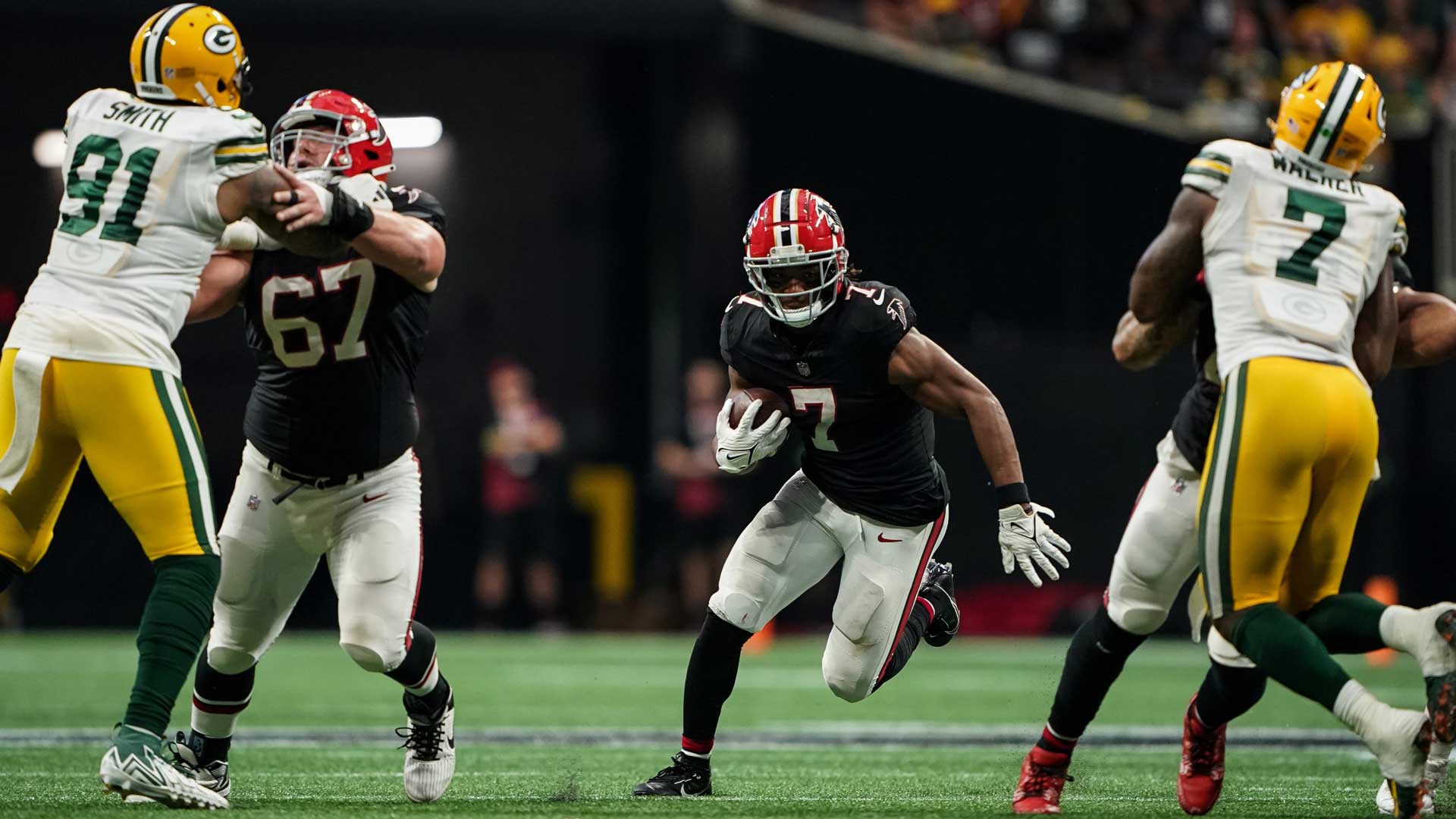 Bijan Robinson’s rookie season with the Atlanta Falcons has been nothing short of impressive, with 517 rushing yards on 103 carries and one touchdown. 