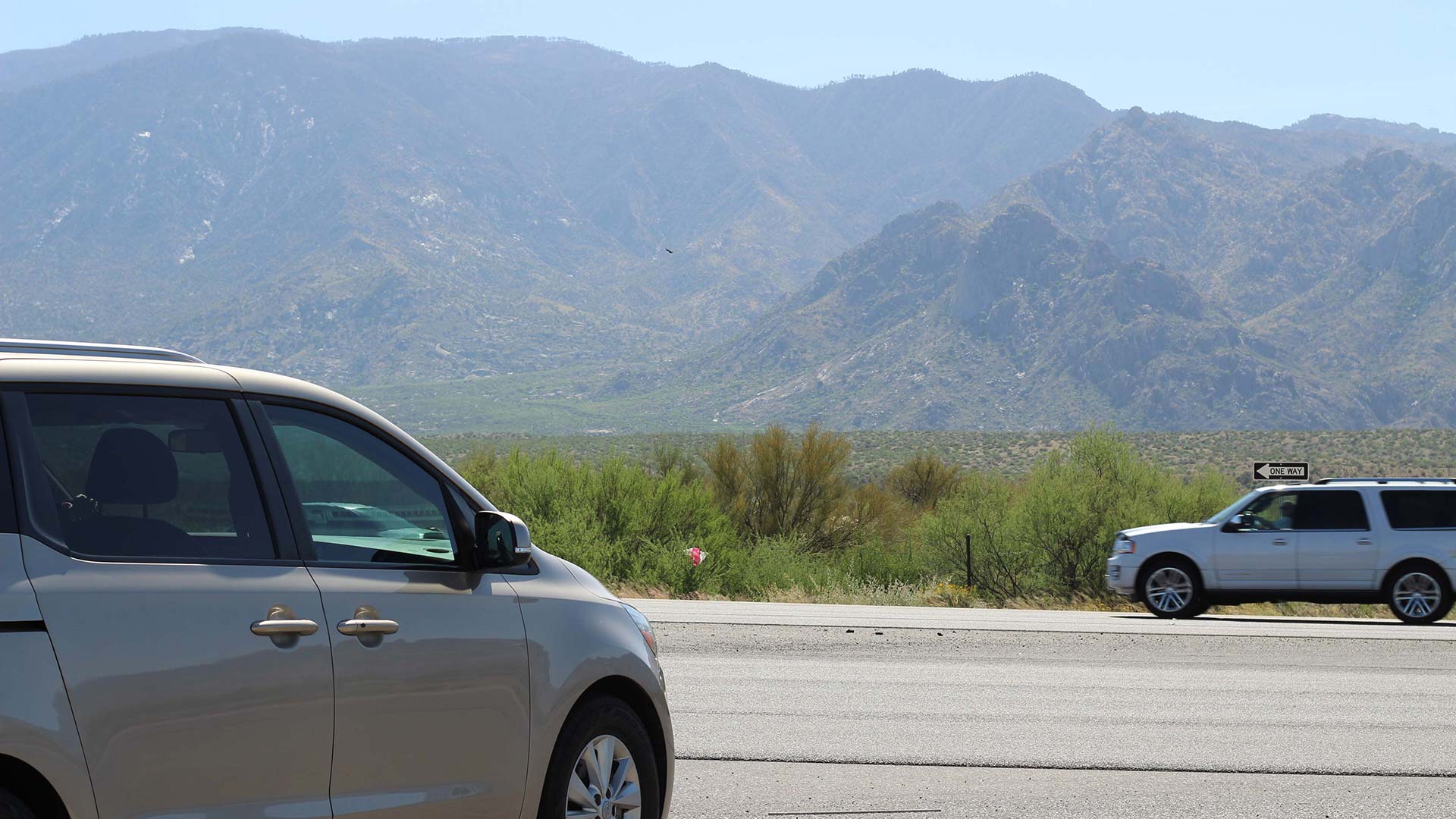 The SR 77 Wildlife Gate and Fence project is located on the west side of SR 77 (Oracle Road) at Scenic Overlook place.